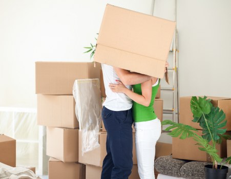 Professional moving van service in Hampstead